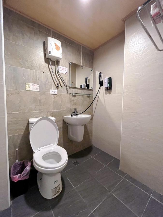 Fengchia Fun House Daire Taichung Dış mekan fotoğraf